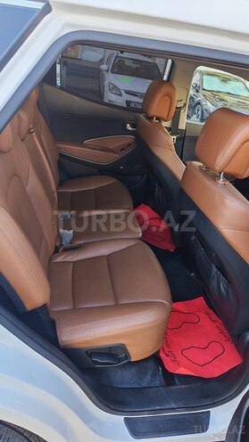 Hyundai Santa Fe-12