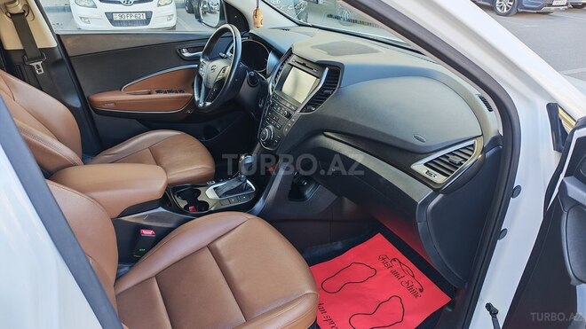 Hyundai Santa Fe-15