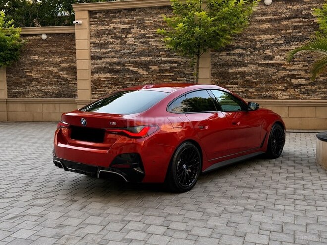 BMW i4-4