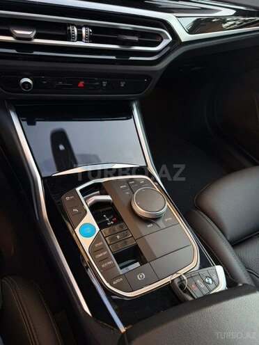 BMW i4-9