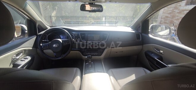 Kia Carnival-8