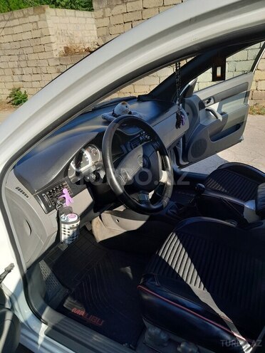 Daewoo Gentra-11