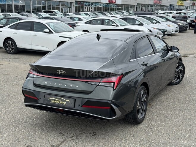 Hyundai Elantra-8