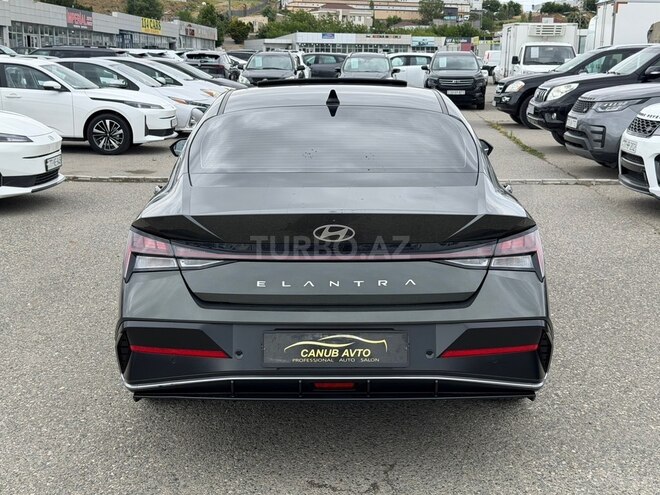 Hyundai Elantra-9
