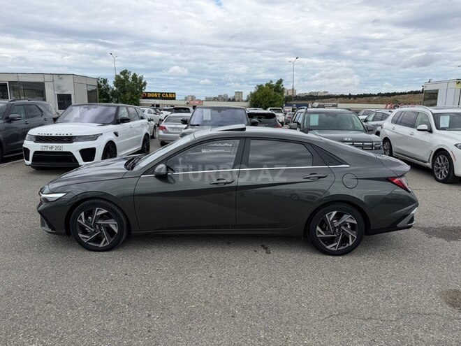 Hyundai Elantra-6