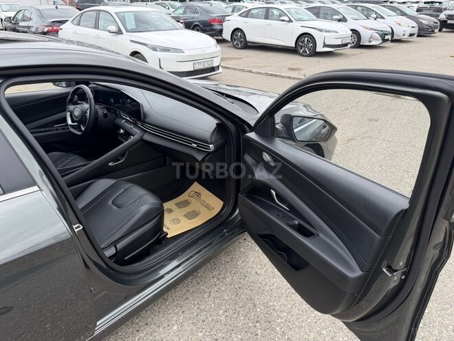Hyundai Elantra-15