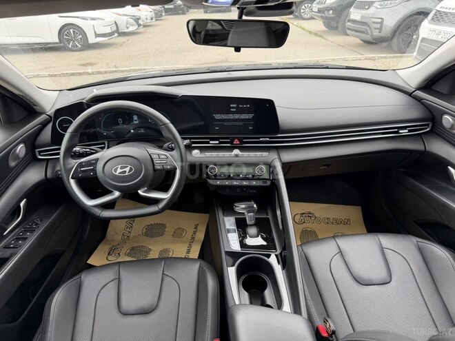 Hyundai Elantra-11