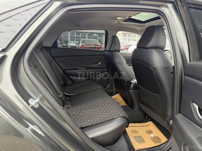 Hyundai Elantra-18