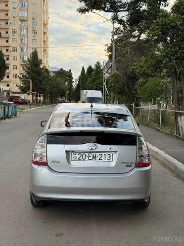 Toyota Prius-4