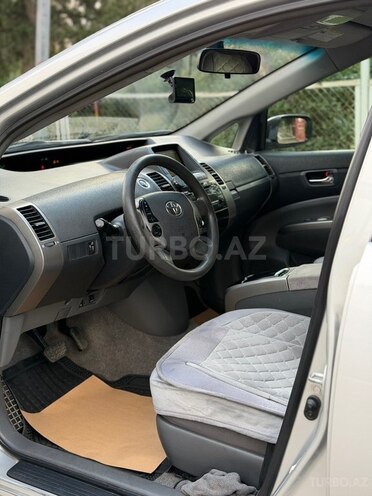 Toyota Prius-6