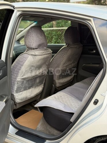 Toyota Prius-7