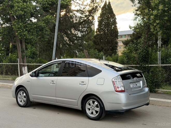 Toyota Prius-5