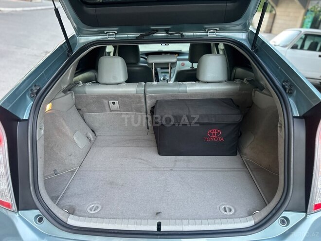 Toyota Prius-3