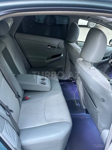 Toyota Prius-6