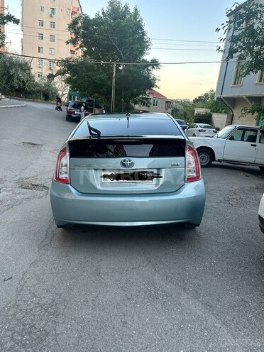 Toyota Prius-2