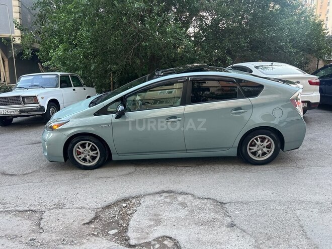 Toyota Prius-8