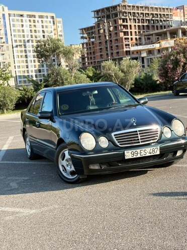 Mercedes E 270-3