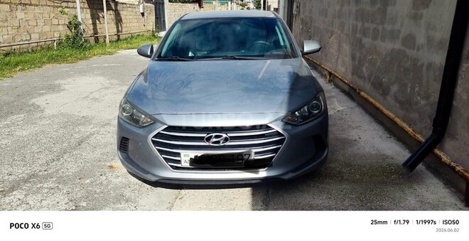 Hyundai Elantra-1