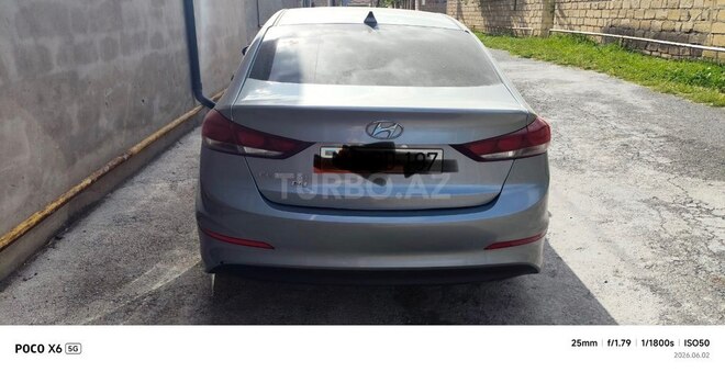 Hyundai Elantra-2