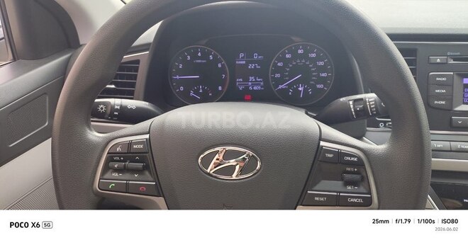 Hyundai Elantra-5