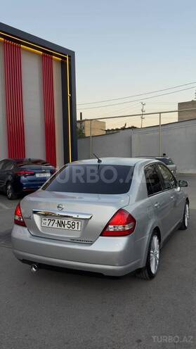 Nissan Tiida-4