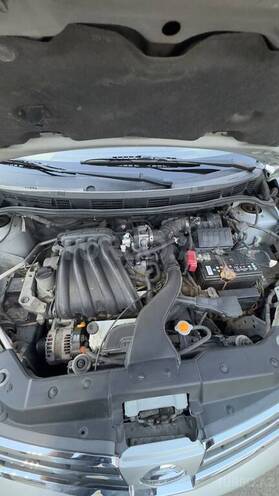 Nissan Tiida-6