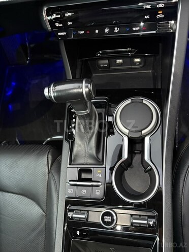 Kia K5-12