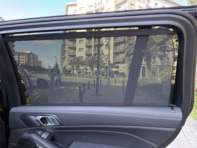BMW X7-17