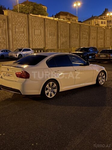 BMW 320-9