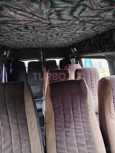 Ford Transit-8
