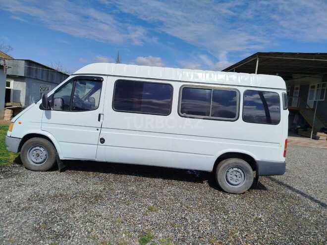 Ford Transit-9