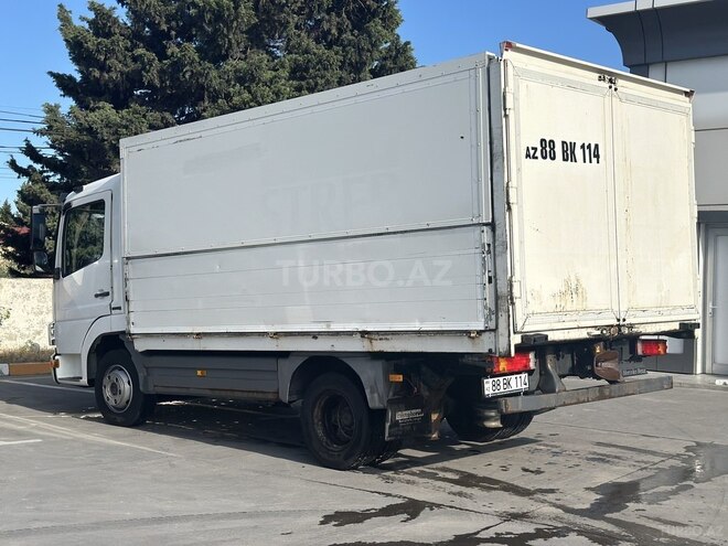 Mercedes Atego 818-9
