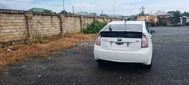 Toyota Prius-2