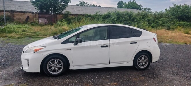 Toyota Prius-3