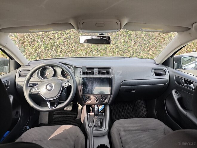 Volkswagen Jetta-6