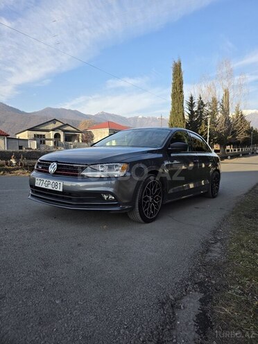 Volkswagen Jetta-1
