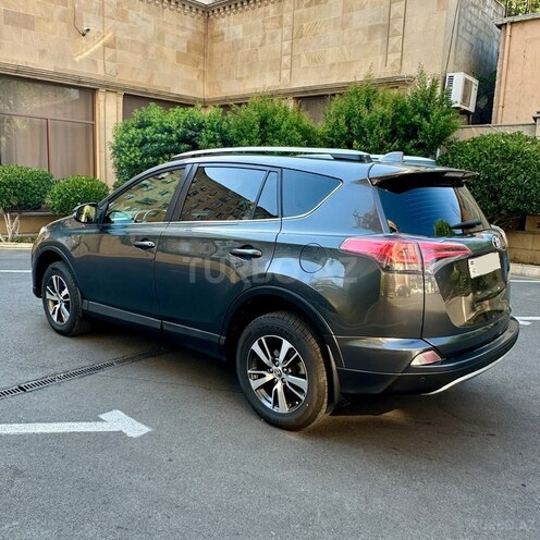 Toyota RAV4-4