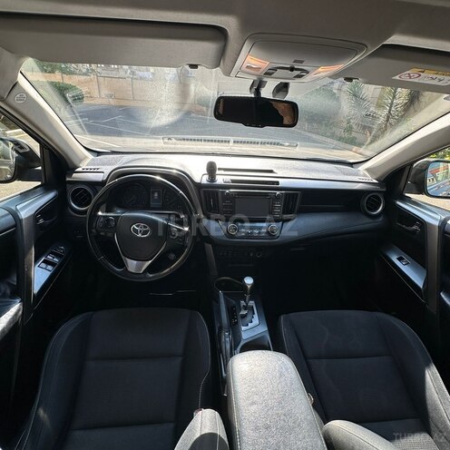Toyota RAV4-10