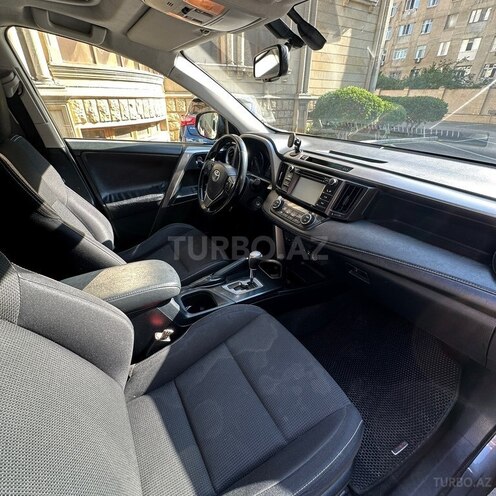 Toyota RAV4-11