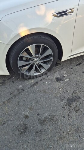 Kia K5-3