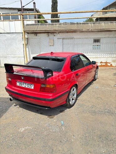 BMW 318-2