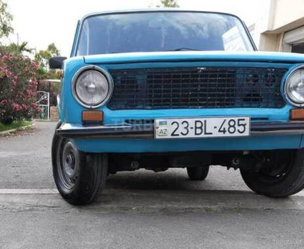 LADA (VAZ) 21011-1