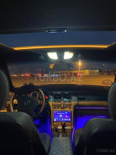 Mercedes E 230-13