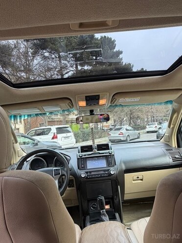 Toyota Land Cruiser Prado-11