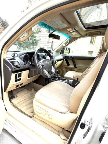 Toyota Land Cruiser Prado-16