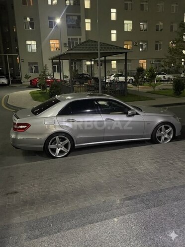 Mercedes E 220-2