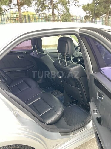 Mercedes E 220-10