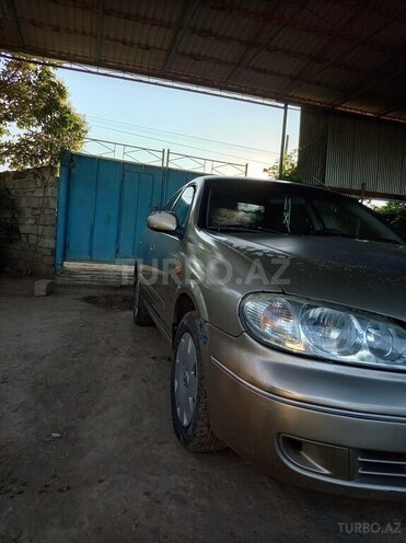 Nissan Sunny-1