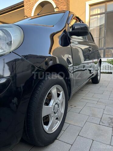 Nissan March-10