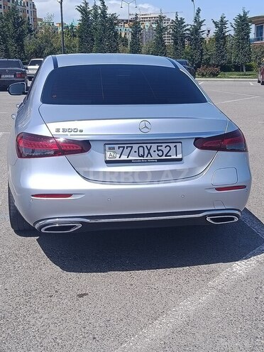 Mercedes E 300 e-3